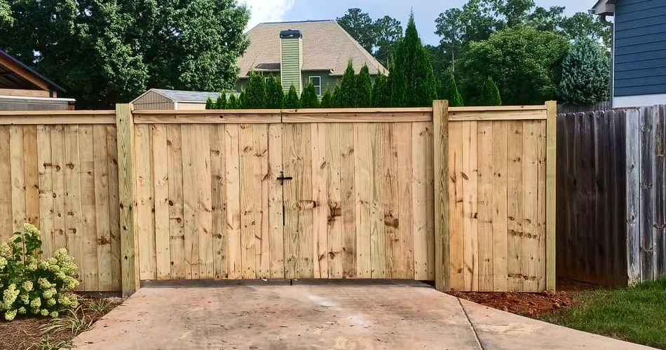 Hardwood Fence Installation Hardwood Fence Installation